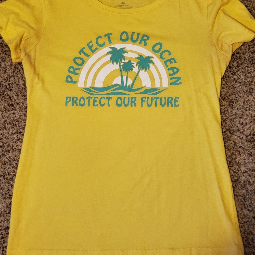 Women's XL yellow Tshirt